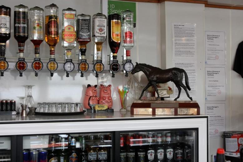Kaponga Hotel Екстериор снимка
